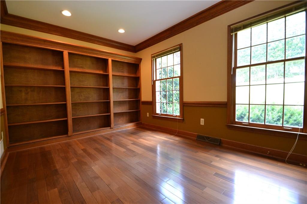 140 Froebe Road Venetia, PA 15367 - Photo 9 of 25 Gallery Image 9