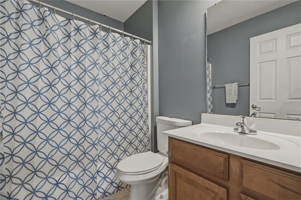 11621 Beacon Drive Irwin, PA 15642 - Photo 36 of 50 Main full bathroom