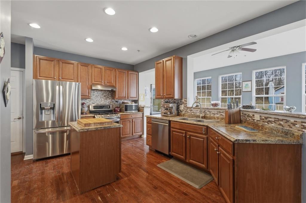 11621 Beacon Drive Irwin, PA 15642 - Photo 4 of 50