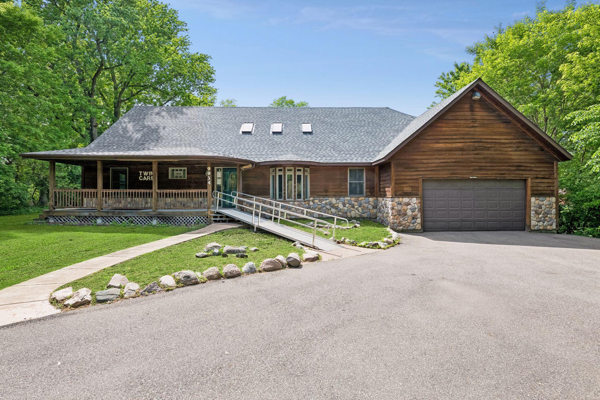 9934 Maple Avenue South Bloomington, MN 55431 - Photo 2 of 36
