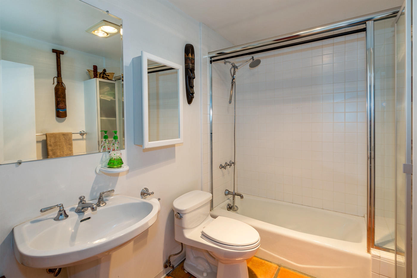 4810 Ogram Road Santa Barbara, CA 93105 - Photo 13 of 23 Hall Bath