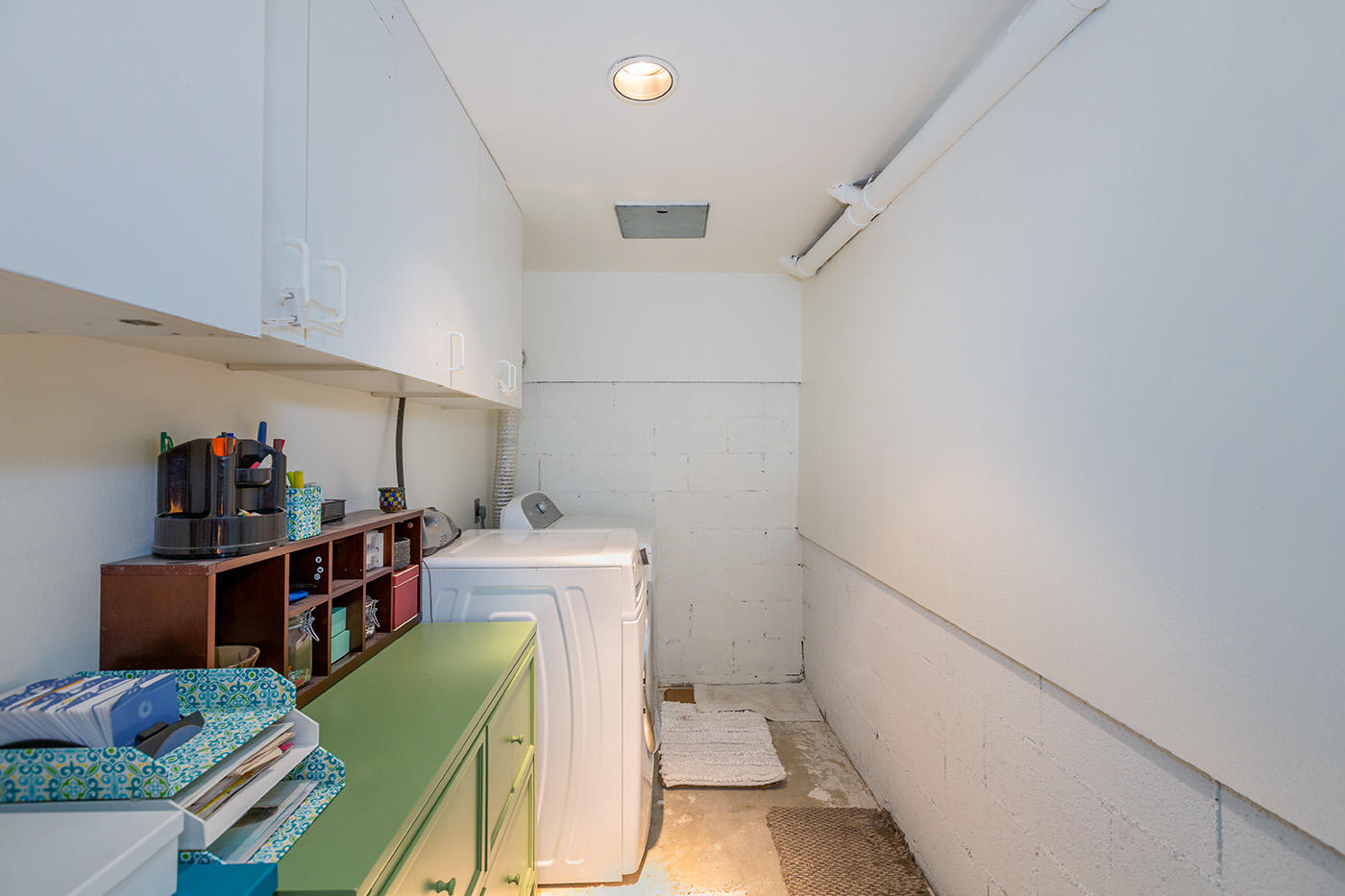 4810 Ogram Road Santa Barbara, CA 93105 - Photo 15 of 23 Large Laundry room in Garage