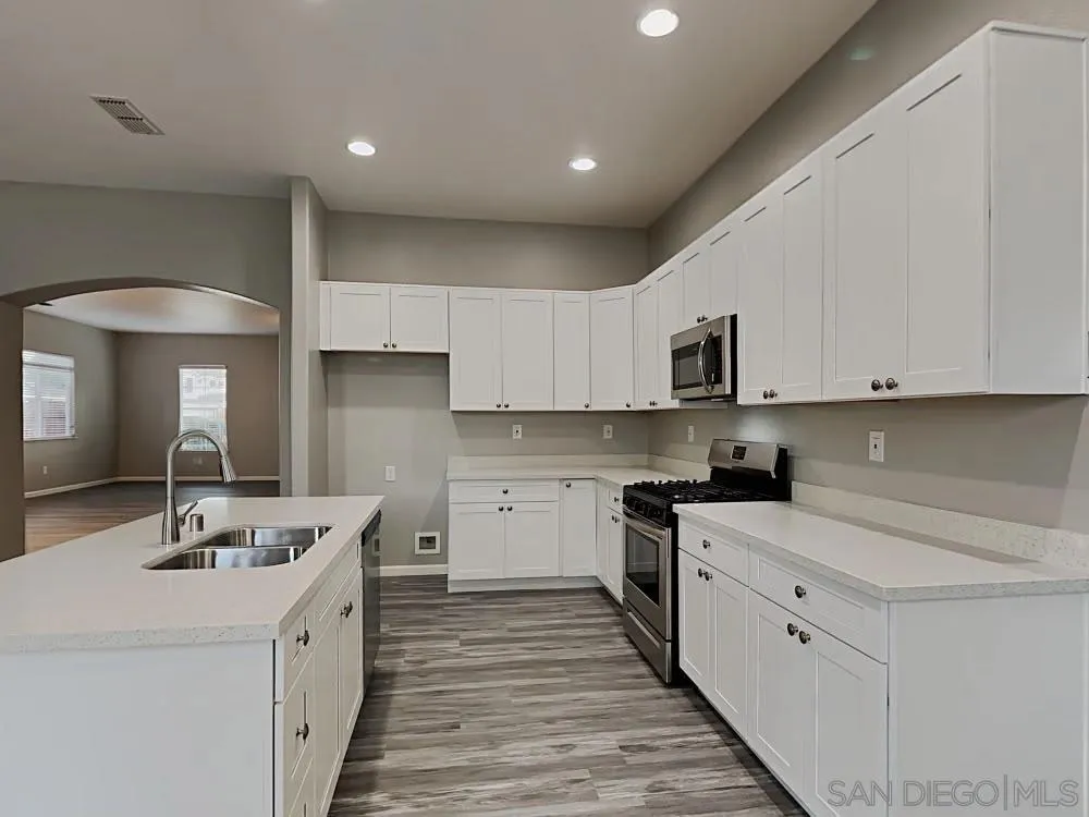 9385 Oreo Ranch Circle, Unit 2 Elk Grove, CA 95624 - Photo 6 of 11 Gallery Image 6