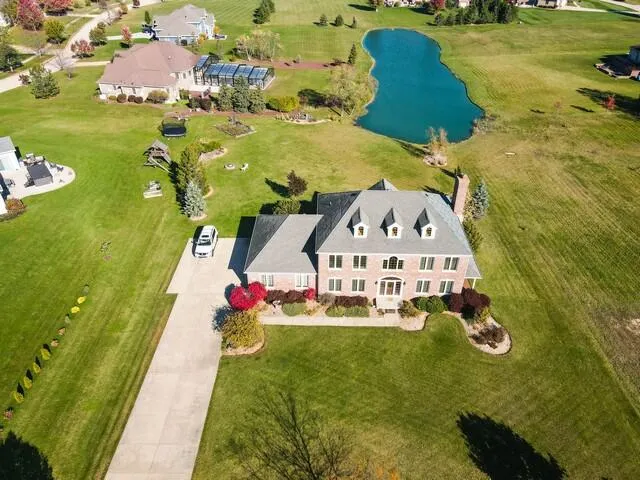 $799,900 | 25812 91st Street, Salem Lakes, WI 53168
