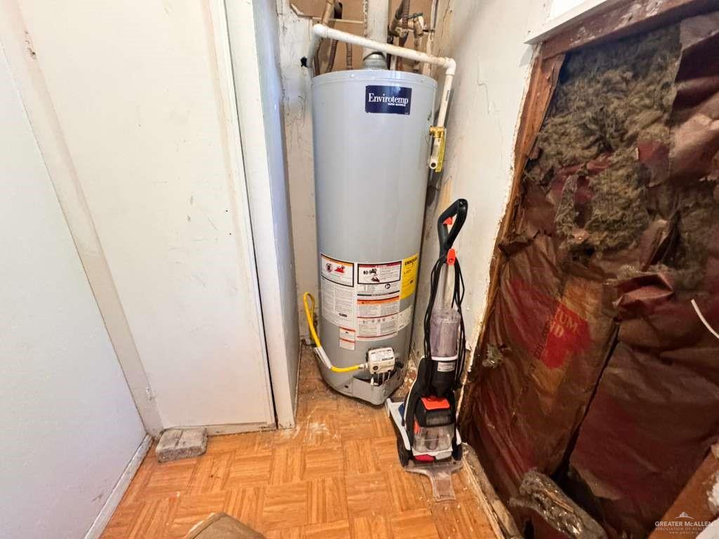 421 South Main Street Donna, TX 78537 - Photo 11 of 24 a view of utility room
