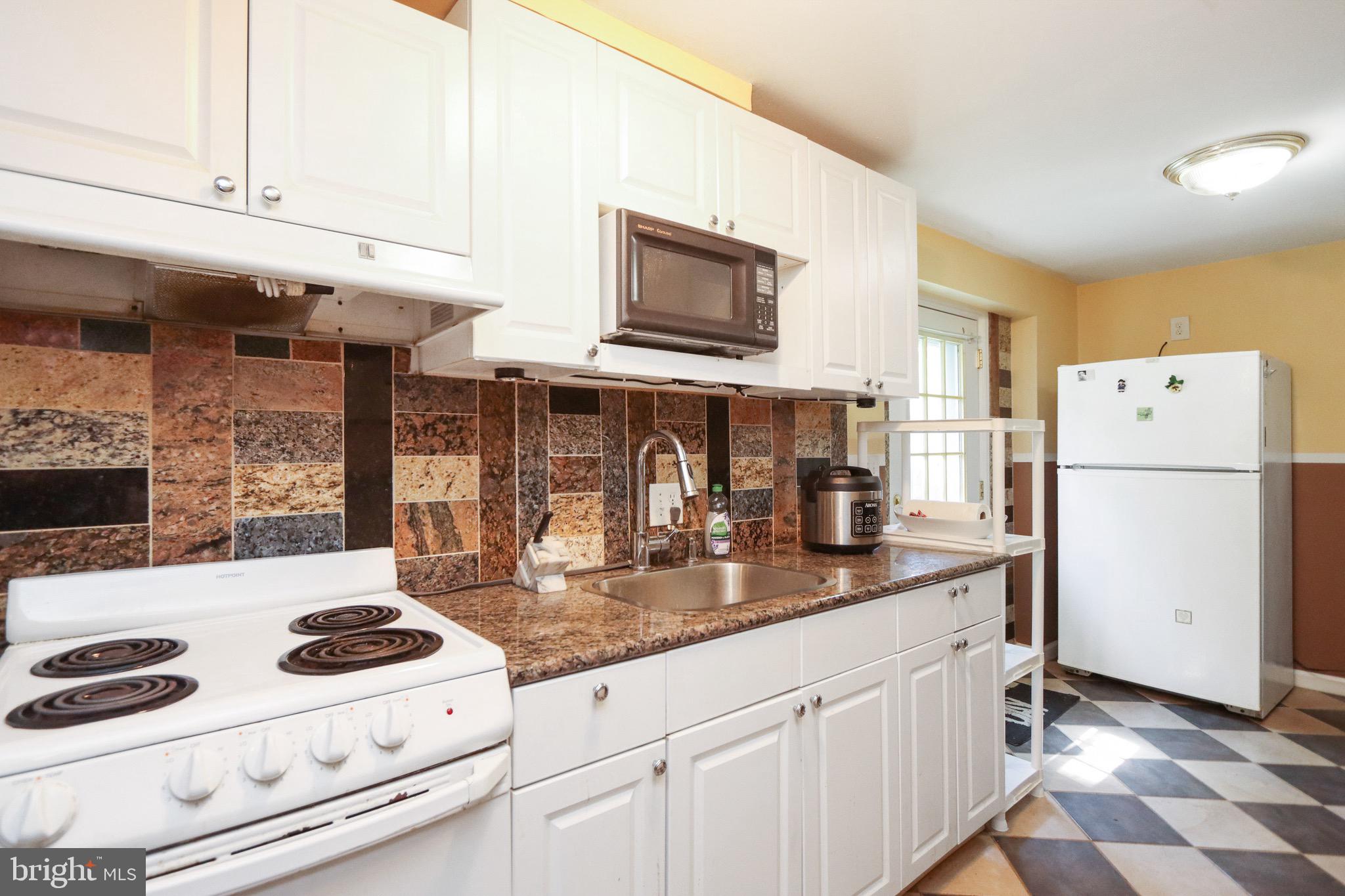 104 Applecreek Road Frederick, MD 21702 - Photo 43 of 59 Basement Kitchen