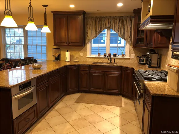$6,200 | 40 Ellsworth Avenue, Unit FRONT, Harrison, NY 10528