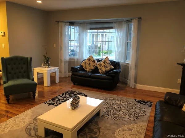 $6,200 | 40 Ellsworth Avenue, Unit FRONT, Harrison, NY 10528