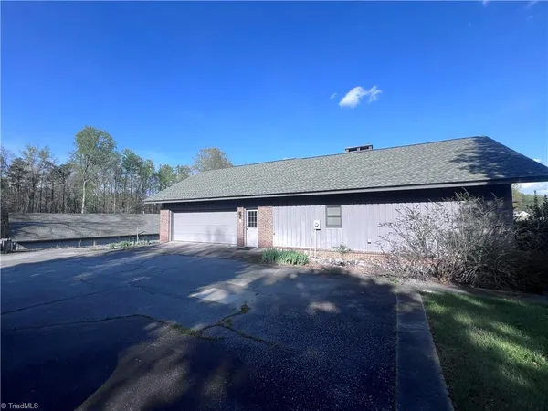 $599,900 | 1717 Wallburg-High Point Road, High Point, NC 27265