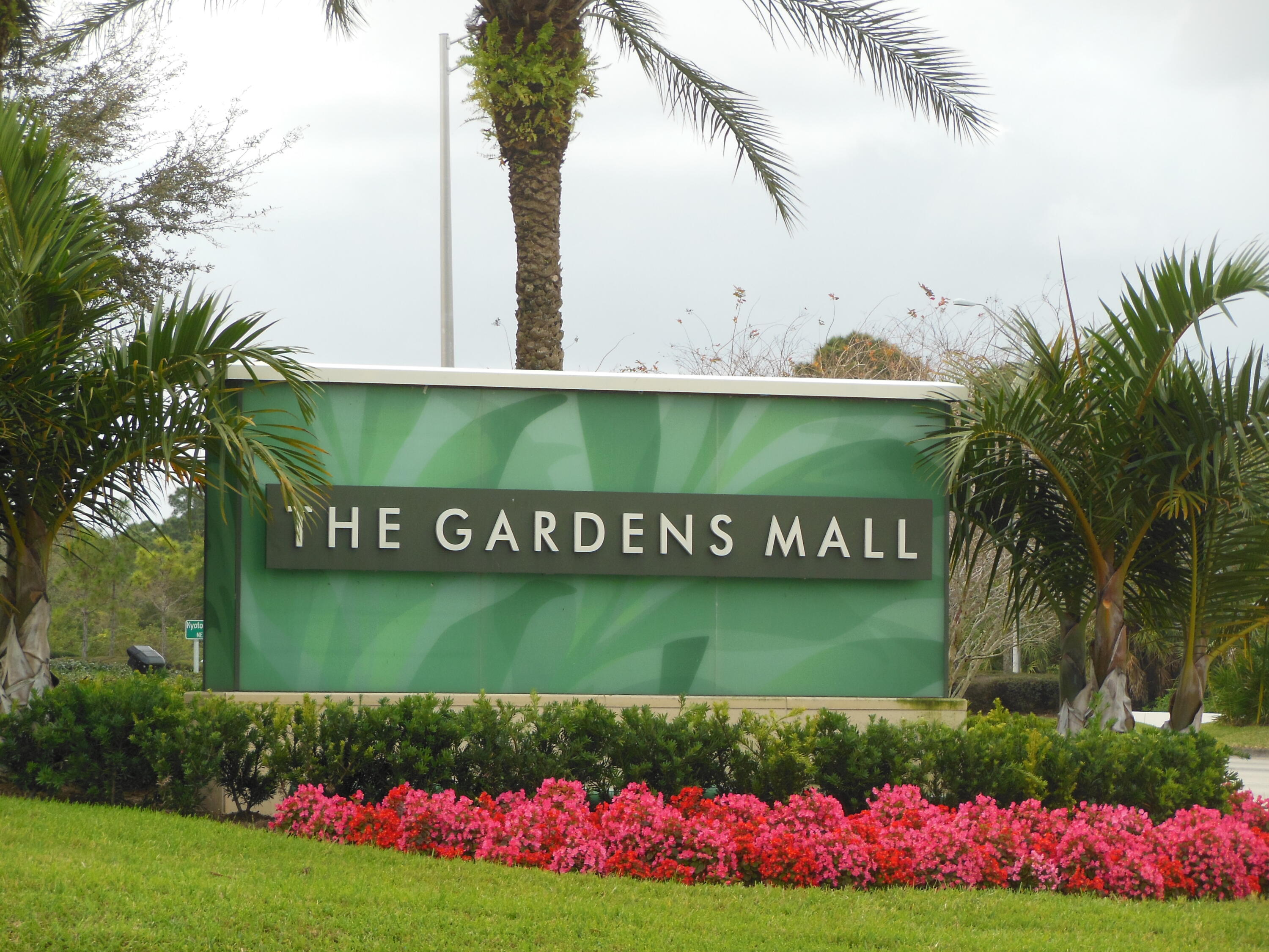 1605 Highway 1, Unit F204 Jupiter, FL 33477 - Photo 30 of 33 a view of outdoor space and yard