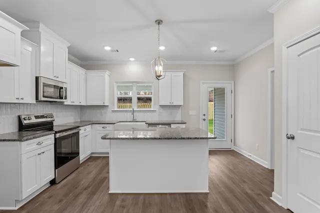 $315,900 | 8192 Snelling Drive, Aiken, SC 29803