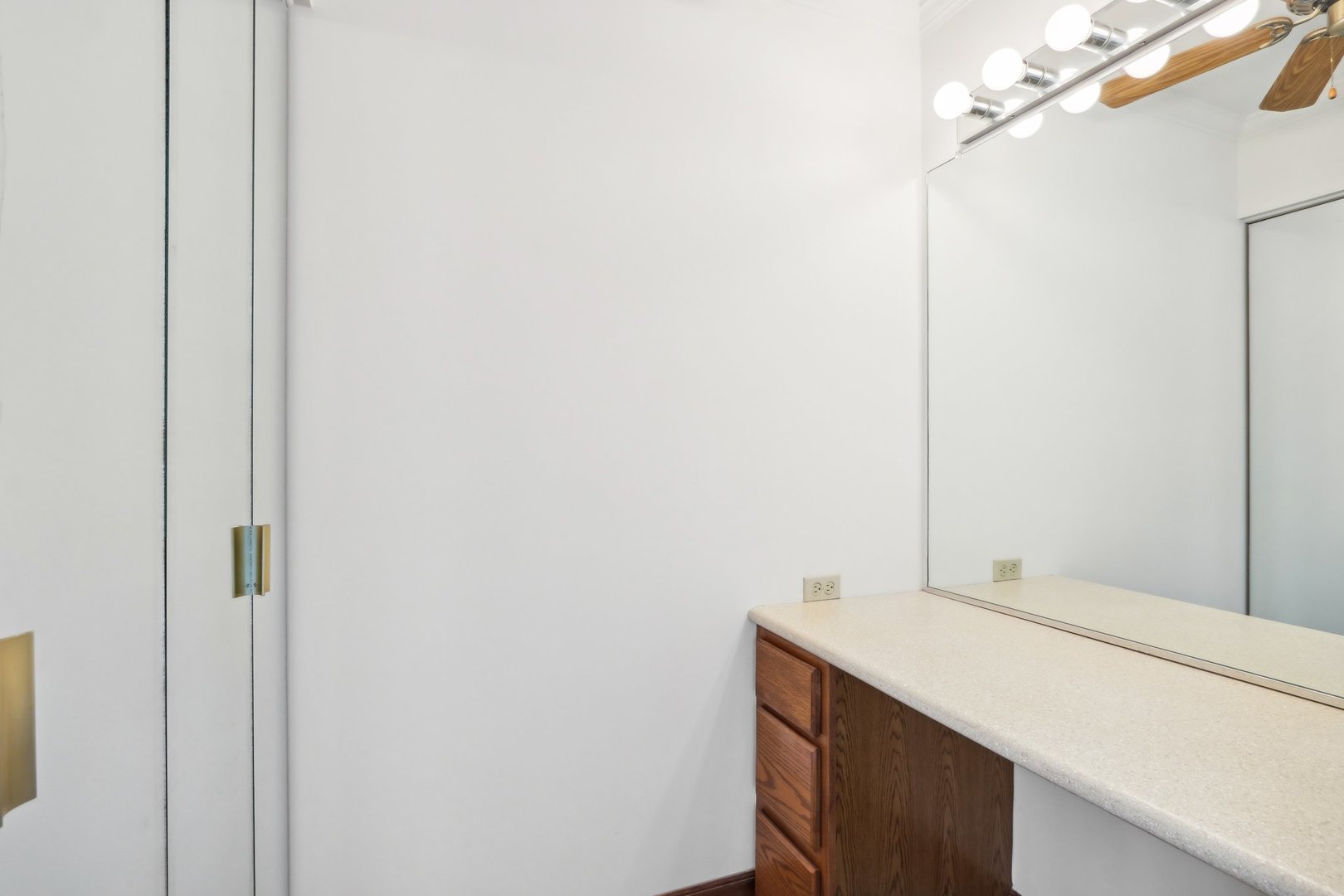 2500 Windsor Mall, Unit 1P Park Ridge, IL 60068 - Photo 17 of 24 Gallery Image 17