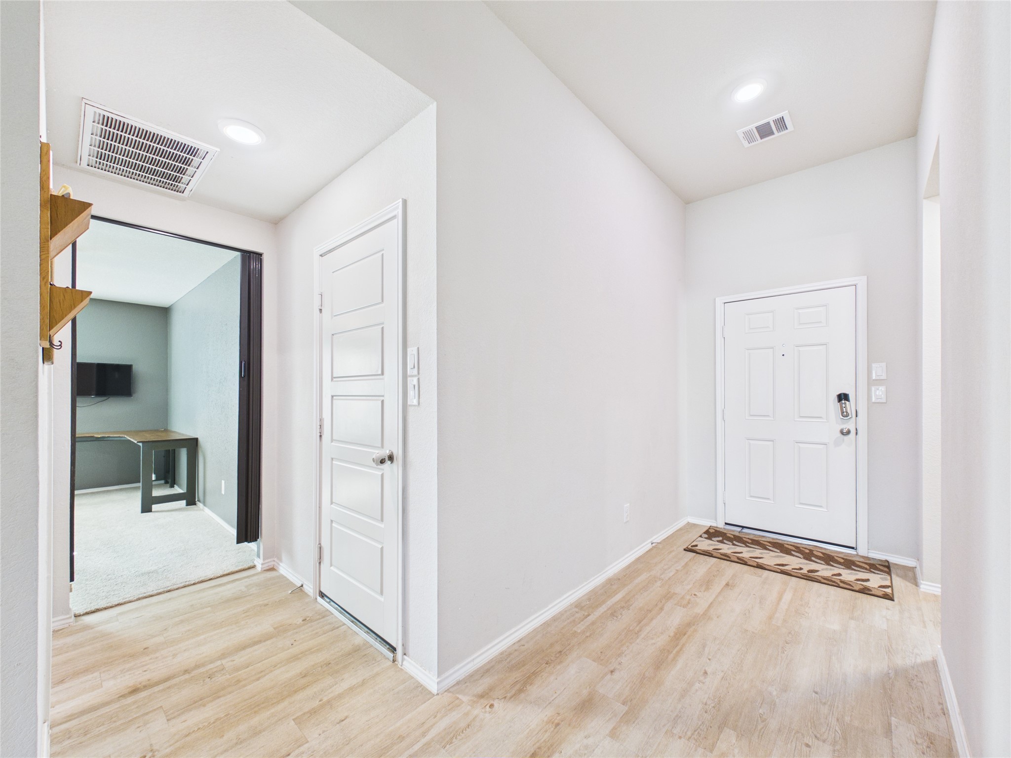 1237 Steed Bluff Drive Alvin, TX 77511 - Photo 8 of 50 This room can be used as an office or extra bedroom. A door could easily be installed to connect the large closet to the room.