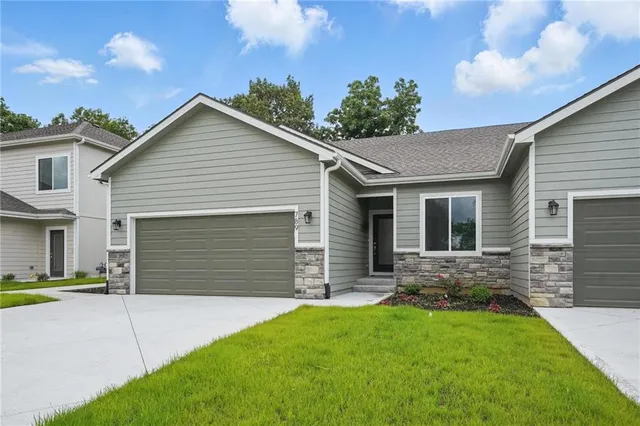 $354,995 | 789 Highland Drive, Edwardsville, KS 66111