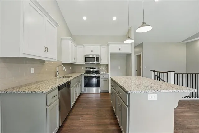 $354,995 | 789 Highland Drive, Edwardsville, KS 66111