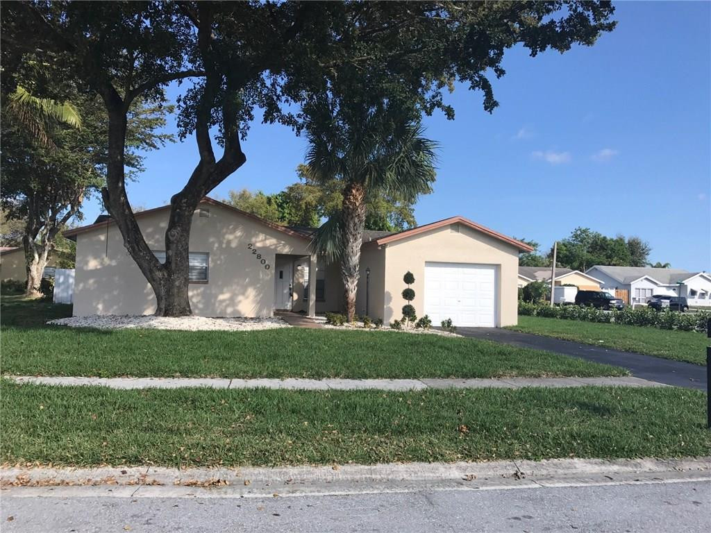 22800 Southwest 53rd Way Boca Raton, FL 33433 - Photo 2 of 12 Photo 2