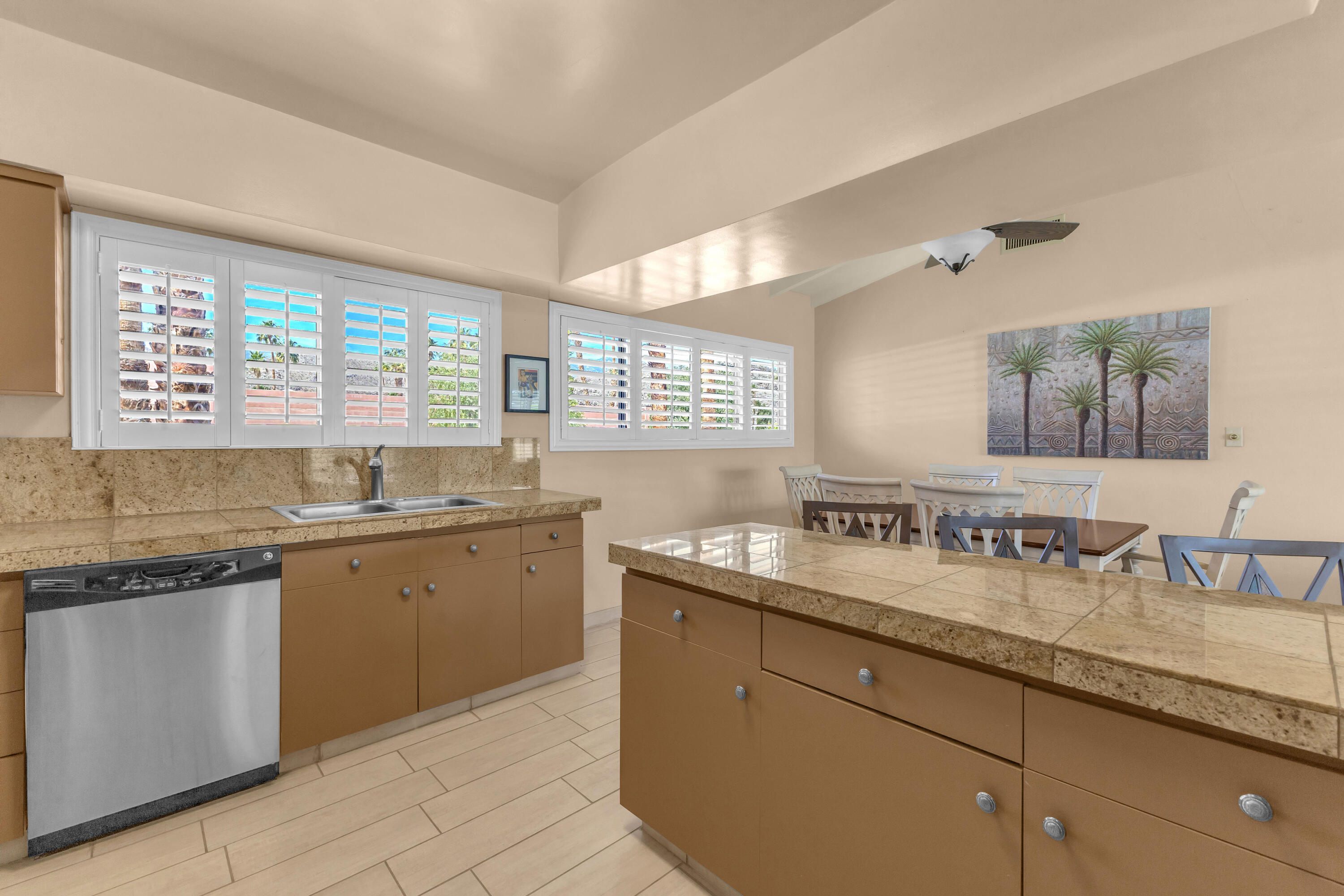 69850 Highway 111, Unit 252 Rancho Mirage, CA 92270 - Photo 11 of 57 Cabinets for days....