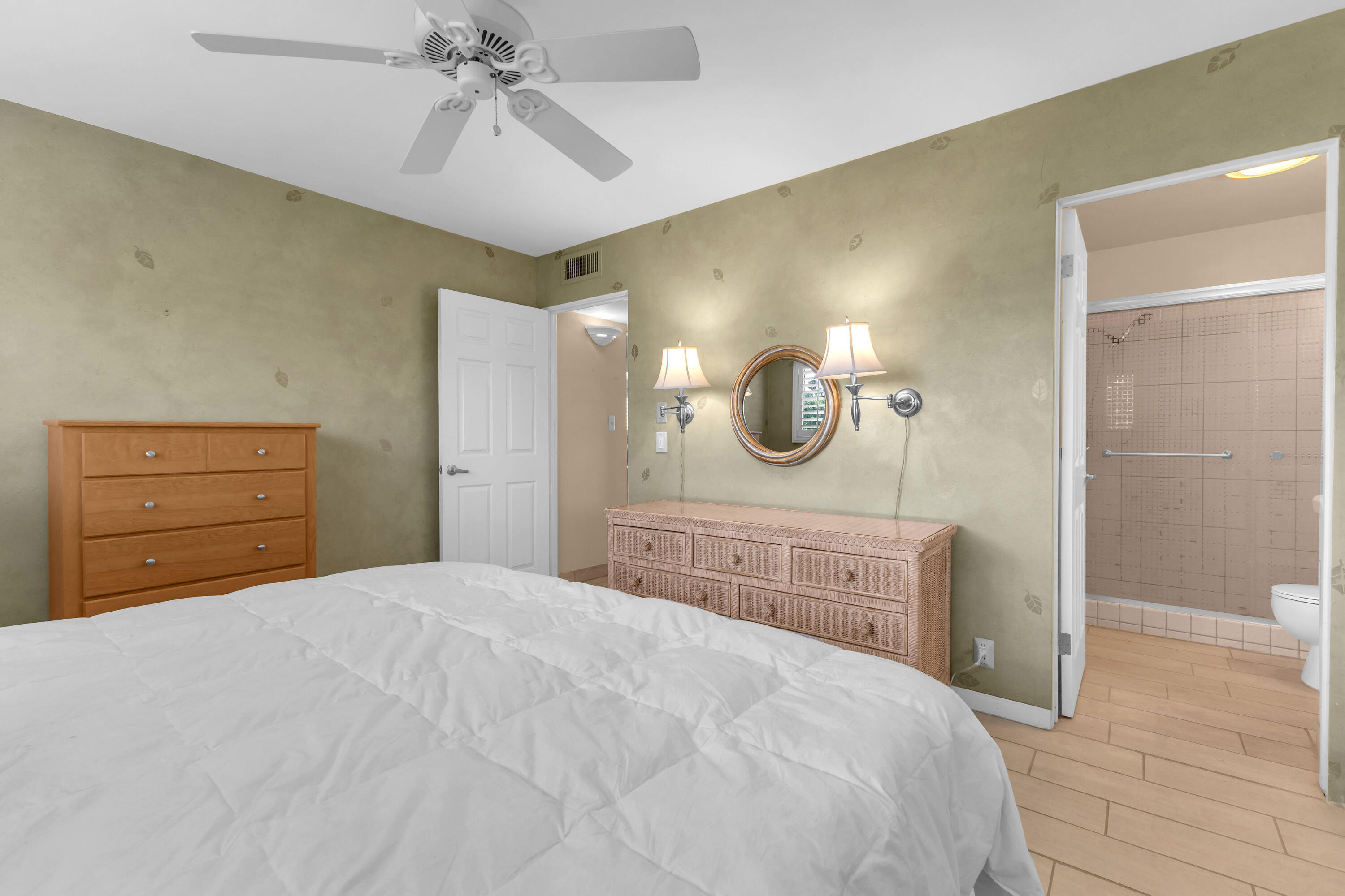 69850 Highway 111, Unit 252 Rancho Mirage, CA 92270 - Photo 20 of 57 En suite!