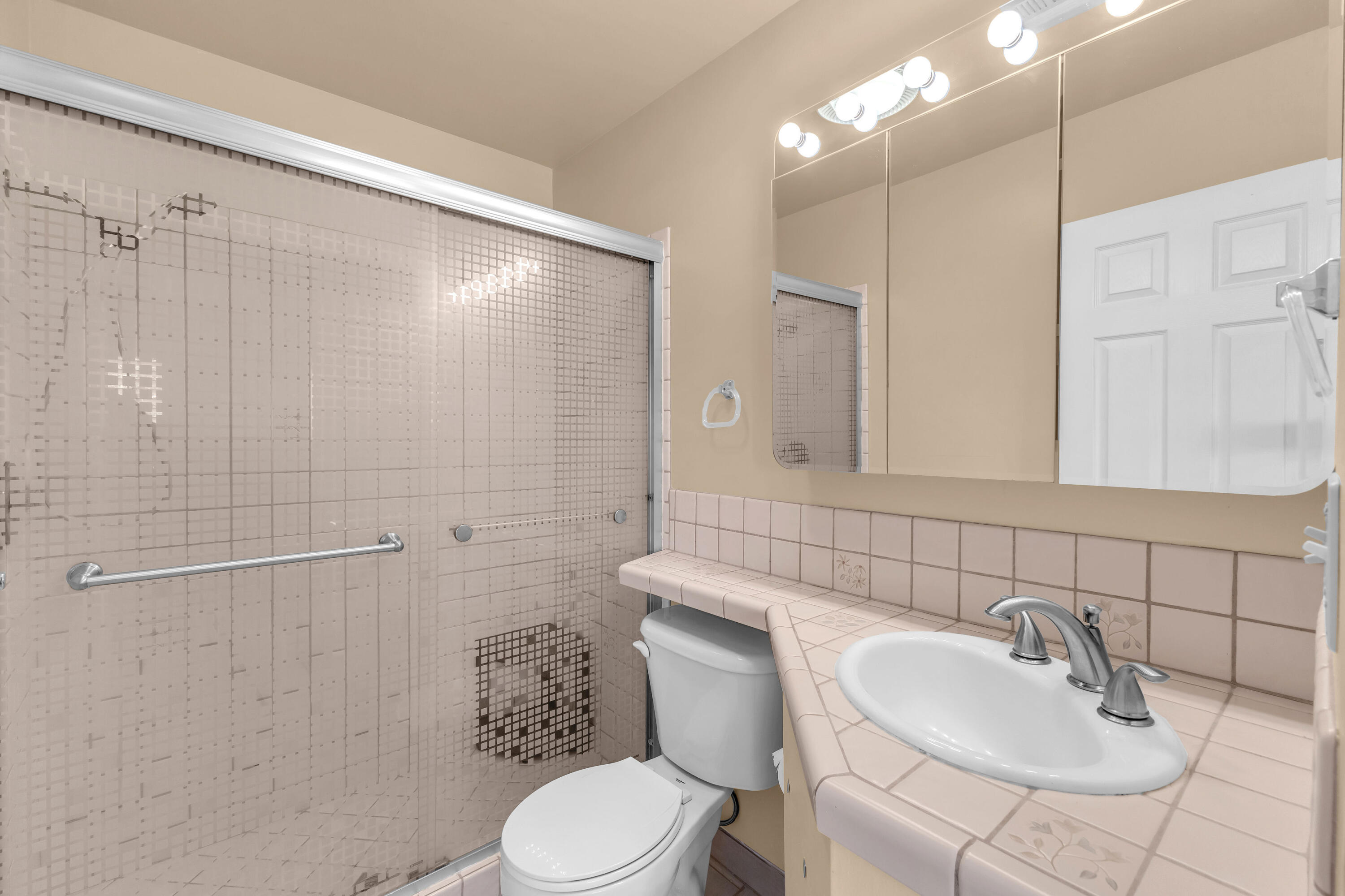 69850 Highway 111, Unit 252 Rancho Mirage, CA 92270 - Photo 21 of 57 Primary bathroom