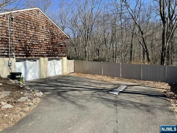 $5,800 | 60 Eileen Drive, Mahwah, NJ 07430