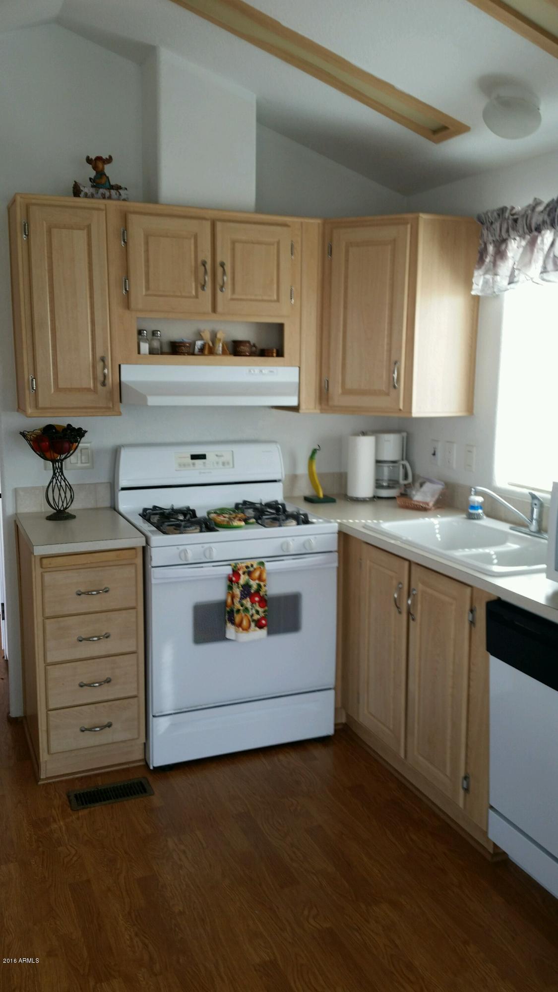 2707 Whiskey Road Overgaard, AZ 85933 - Photo 9 of 18 new kitchen