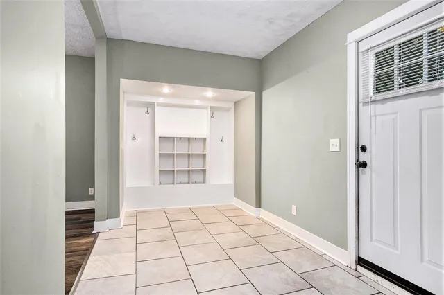 $260,000 | 940 Eastern Avenue Southeast, Grand Rapids, MI 49507