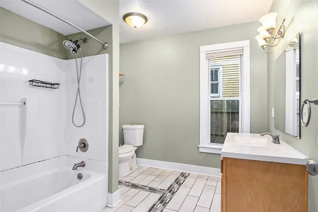 $260,000 | 940 Eastern Avenue Southeast, Grand Rapids, MI 49507