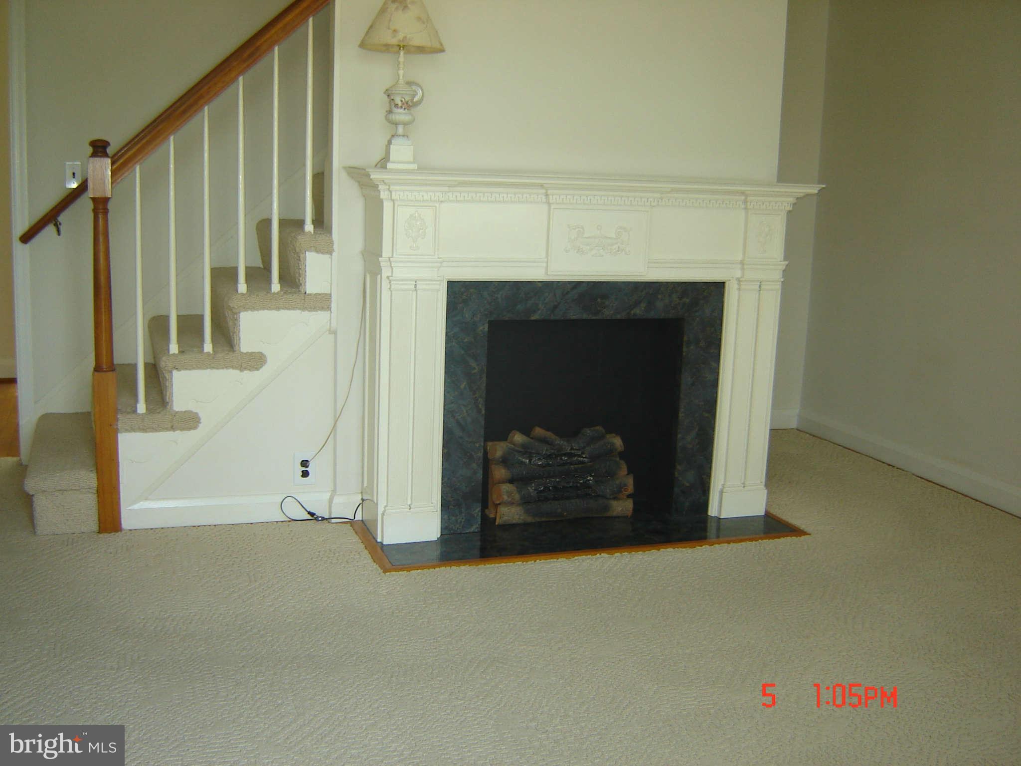 7803 Scholar Road Baltimore, MD 21222 - Photo 3 of 24 Living Room