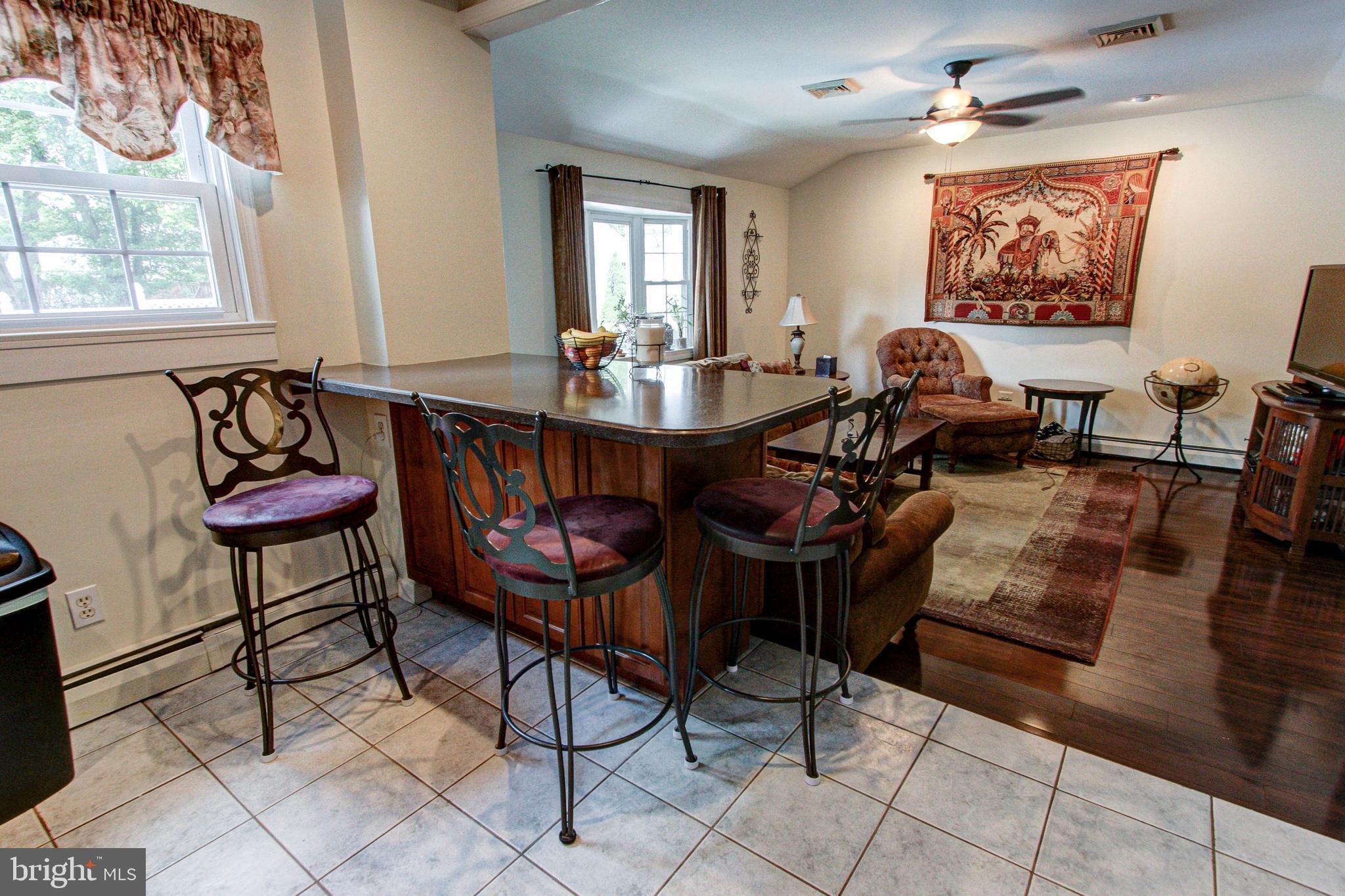 625 Parmentier Road Warminster, PA 18974 - Photo 20 of 44 Eat in counter