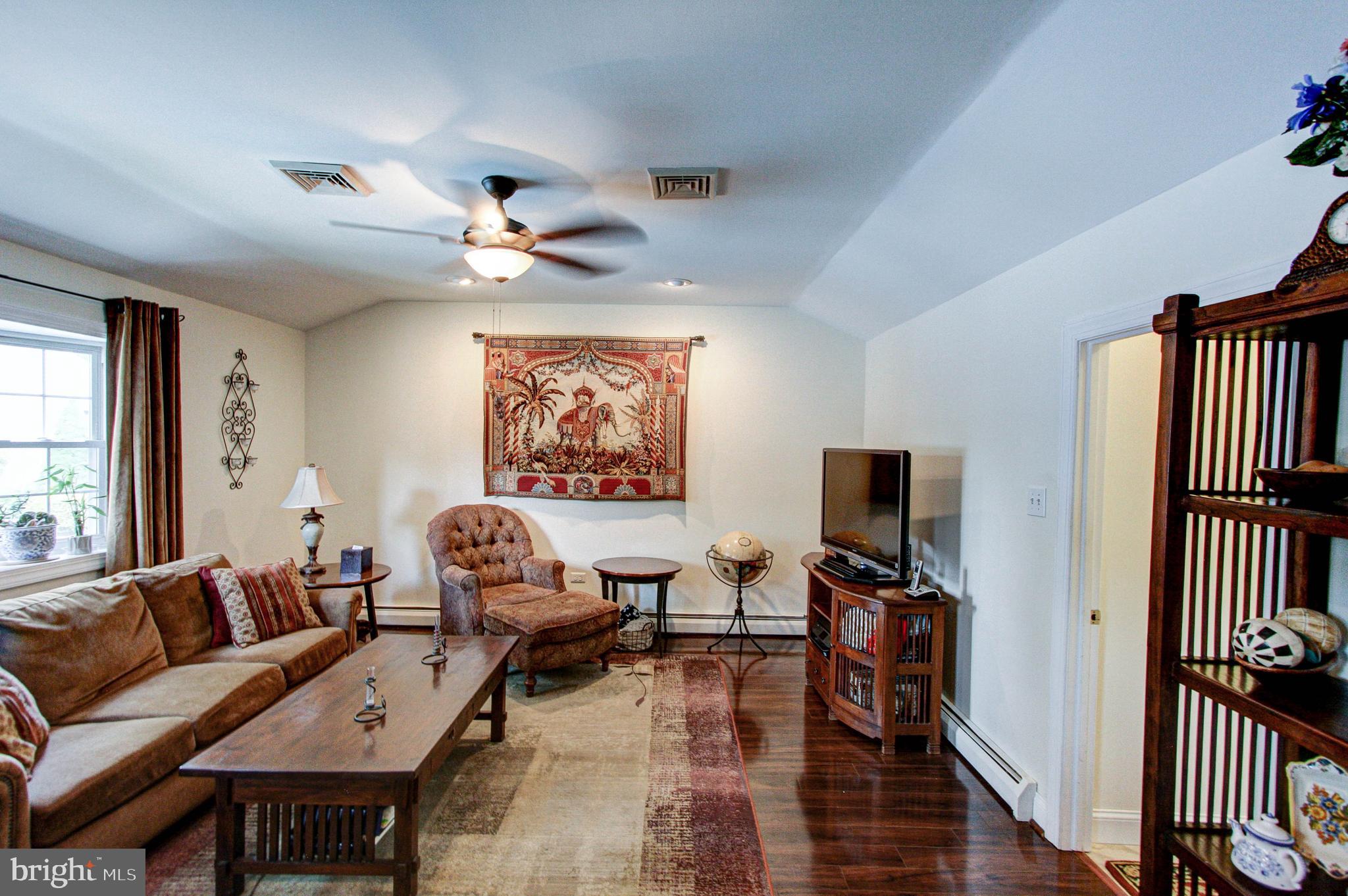 625 Parmentier Road Warminster, PA 18974 - Photo 21 of 44 Family room