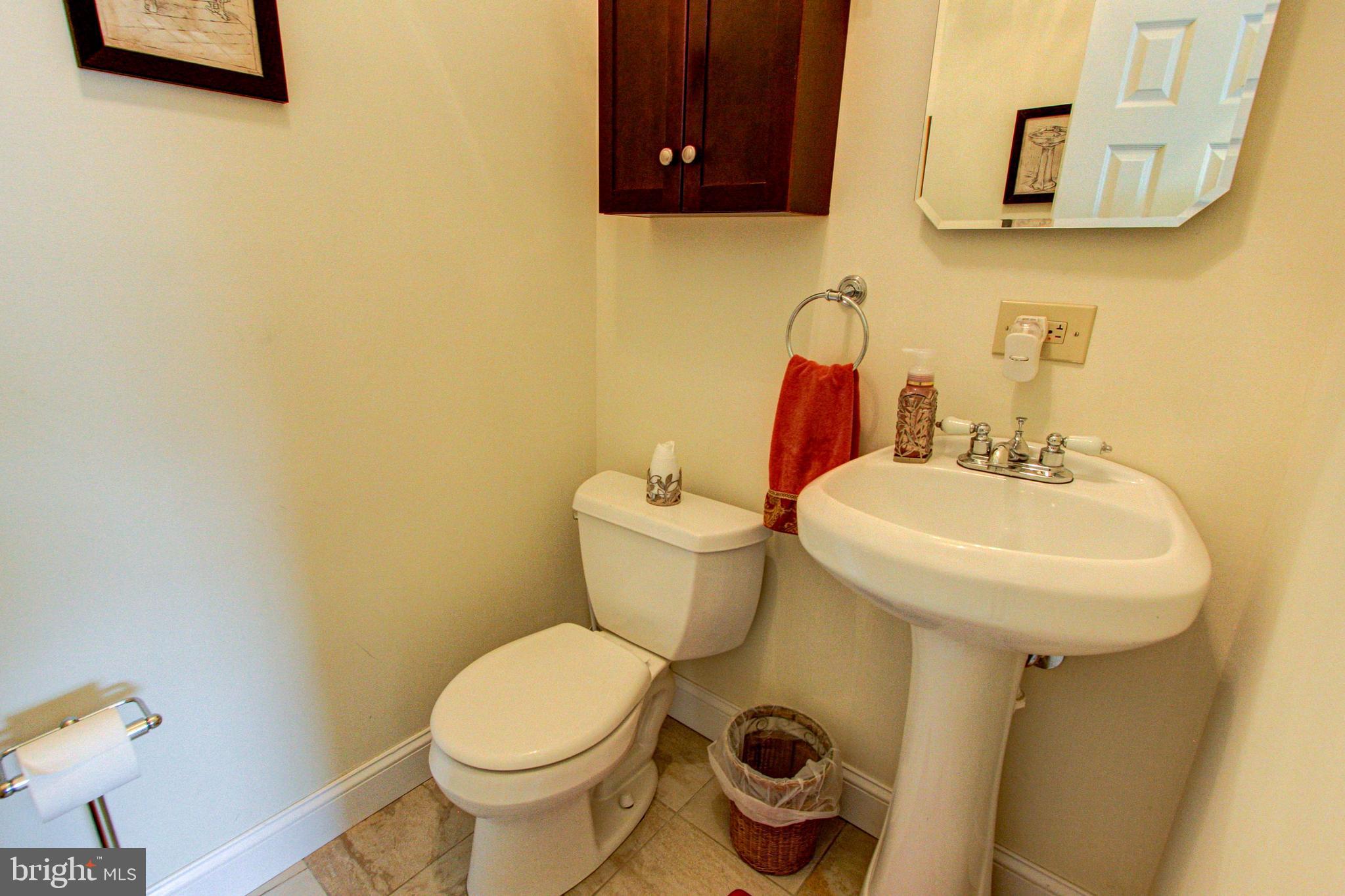 625 Parmentier Road Warminster, PA 18974 - Photo 25 of 44 powder room