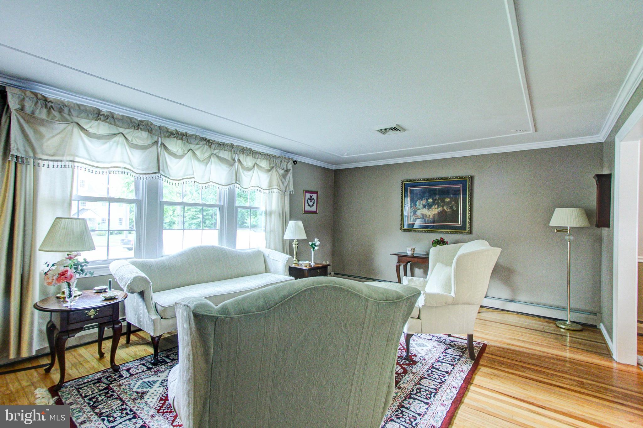625 Parmentier Road Warminster, PA 18974 - Photo 10 of 44 Gallery Image 10