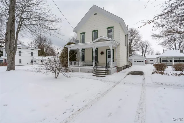 $175,000 | 176 Esselstyne St Cape, Cape Vincent, NY 13618