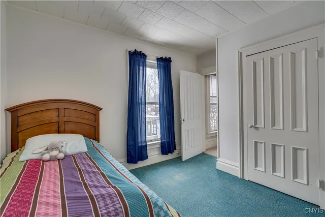 $175,000 | 176 Esselstyne St Cape, Cape Vincent, NY 13618