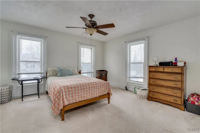 $175,000 | 176 Esselstyne St Cape, Cape Vincent, NY 13618