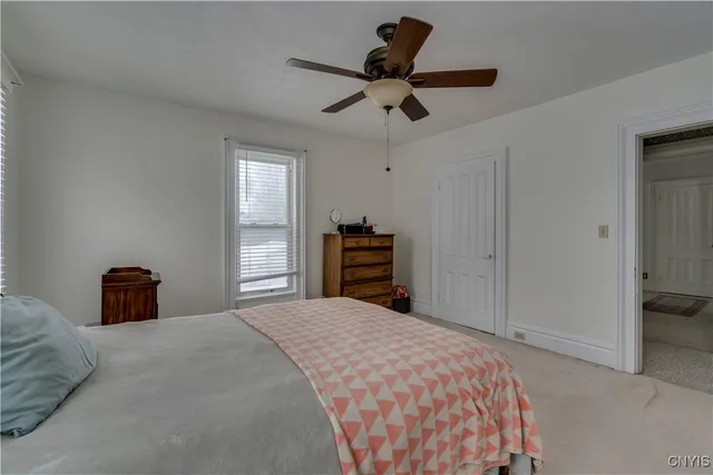 $175,000 | 176 Esselstyne St Cape, Cape Vincent, NY 13618