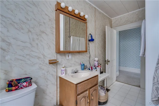 $175,000 | 176 Esselstyne St Cape, Cape Vincent, NY 13618