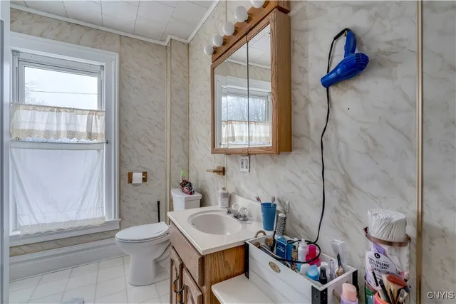 $175,000 | 176 Esselstyne St Cape, Cape Vincent, NY 13618