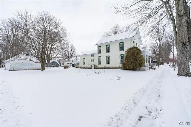 $175,000 | 176 Esselstyne St Cape, Cape Vincent, NY 13618