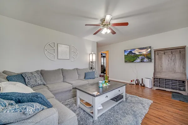$279,900 | 1205 North Prairie Avenue, Joliet, IL 60435