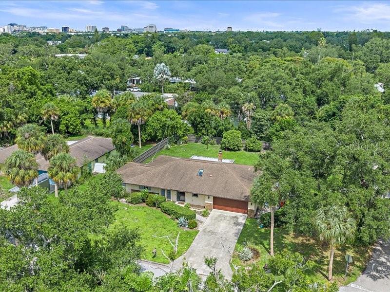 2499 Hillview Street Sarasota, FL 34239 - Photo 1 of 19 Gallery Image 1