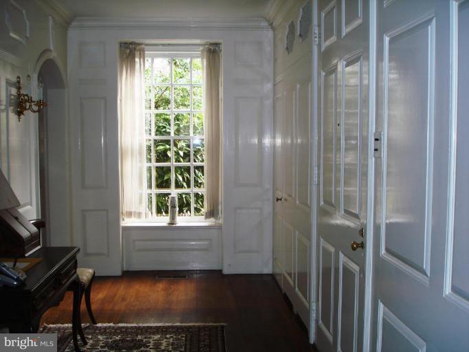 4201 Underwood Road Baltimore, MD 21218 - Photo 14 of 28 Hallway