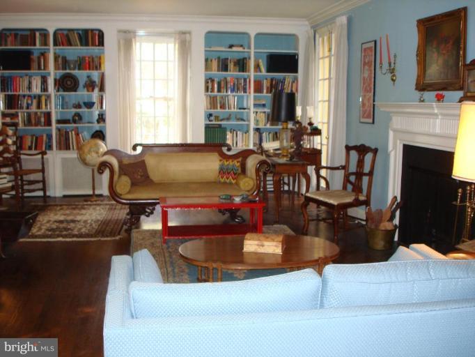 4201 Underwood Road Baltimore, MD 21218 - Photo 4 of 28 Living Room #2