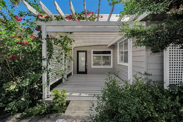 $1,875 | 1122 East Oakwood Street, Tarpon Springs, FL 34689