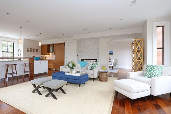 32 Rutland Street, Unit 2L Boston, MA 02118 - Photo 4 of 22 a living room with furniture and a table