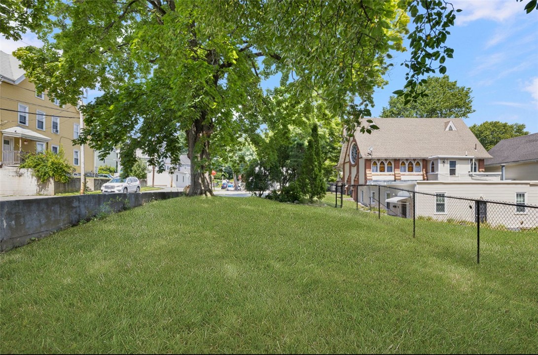 576 Fairmount Street Woonsocket, RI 02895 - Photo 43 of 50 Gallery Image 43