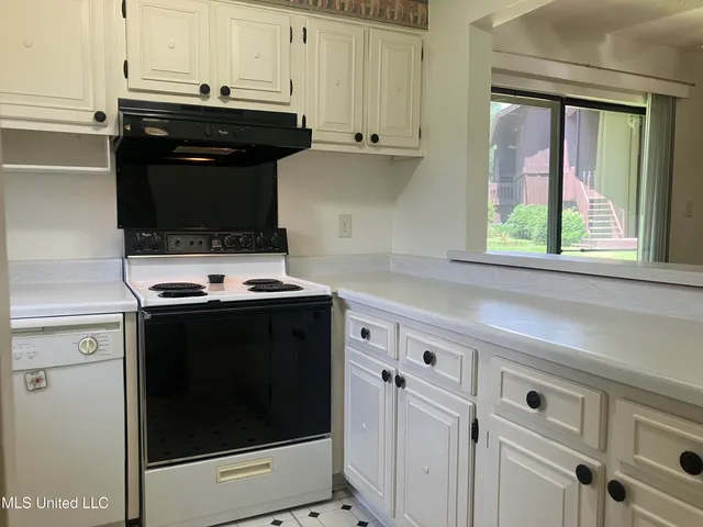 $162,500 | 107 Molokai Villiage, Unit 107, Diamondhead, MS 39525