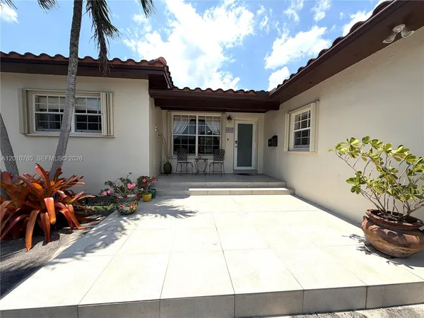 $4,195 | 1840 Southwest 29th Avenue, Unit 1840, Miami, FL 33145