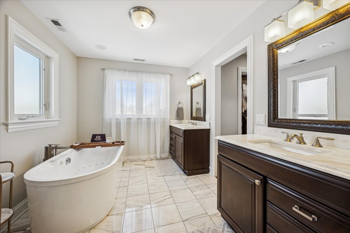 315 Bartram Road Riverside, IL 60546 - Photo 13 of 35