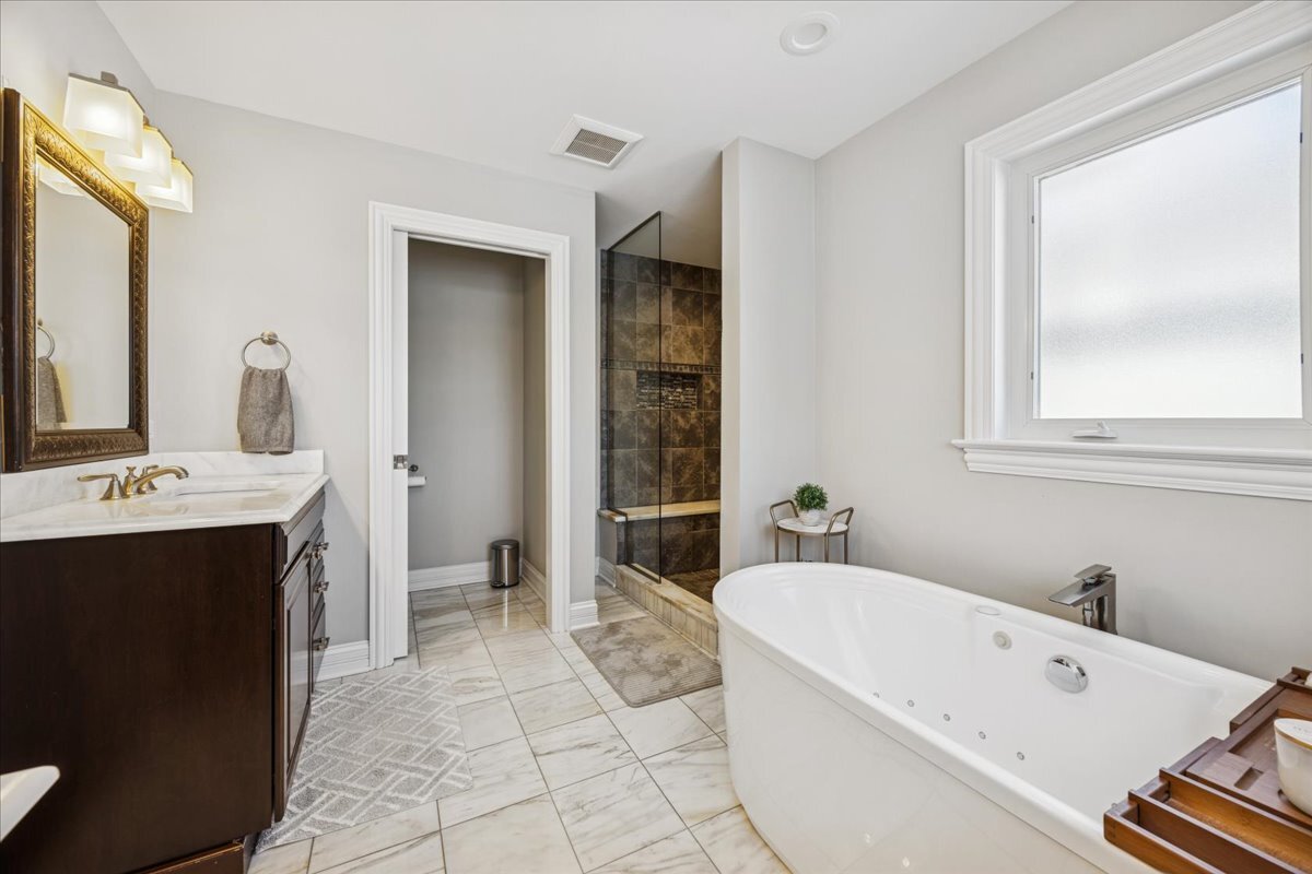 315 Bartram Road Riverside, IL 60546 - Photo 14 of 35